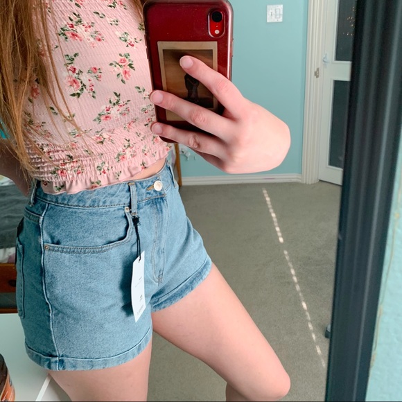 Forever 21 Light Denim Mom Shorts - Picture 4 of 5